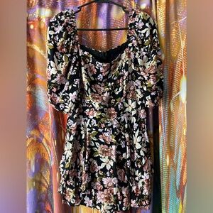 Boutique ✨ floral romper
